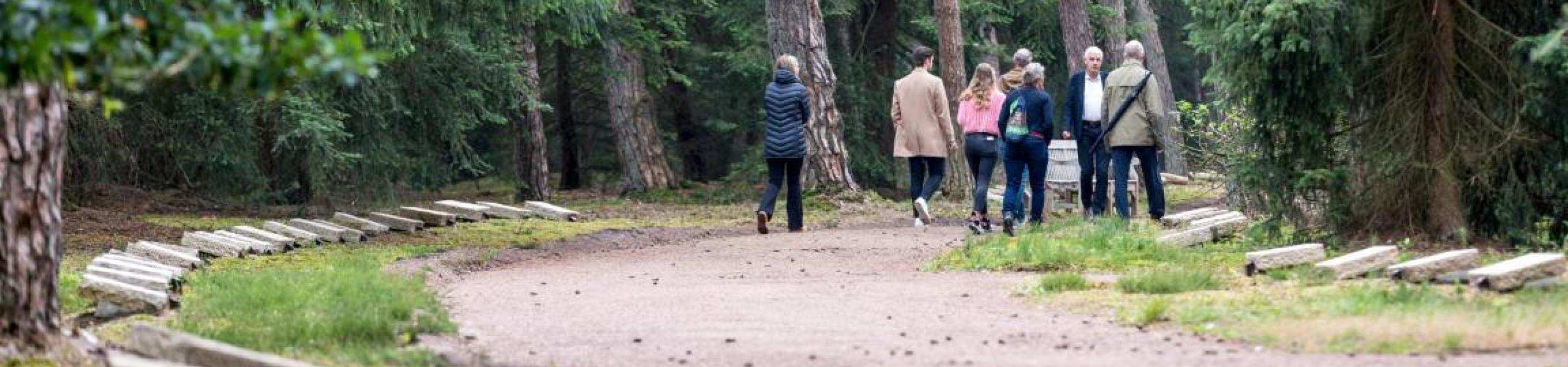 Bezoek het Nationaal Ereveld in Loenen